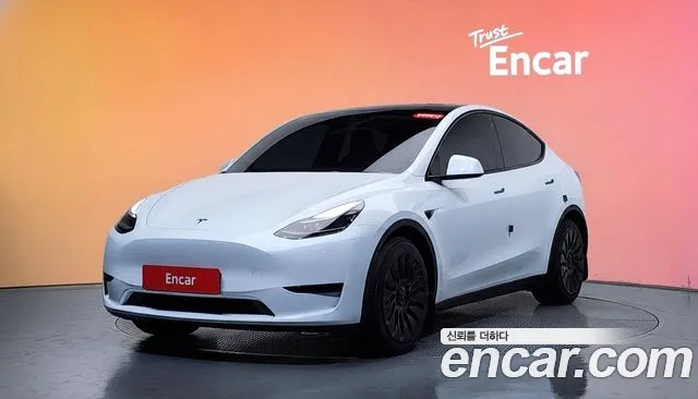 Tesla Y RWD