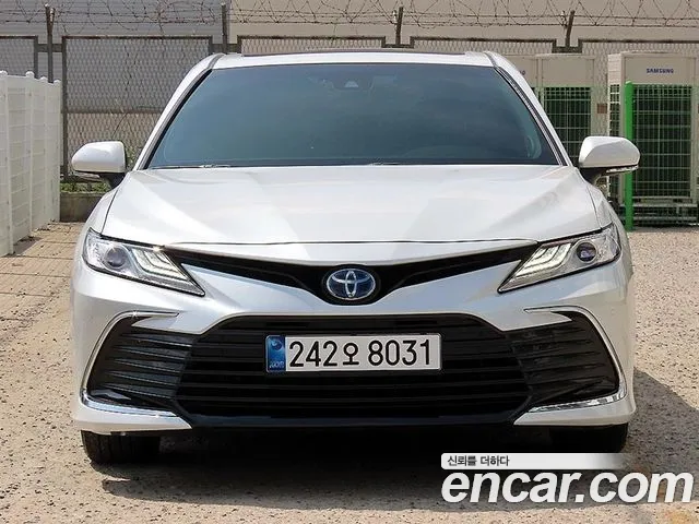 Toyota Camry (XV70) 2.5 XLE Hybrid