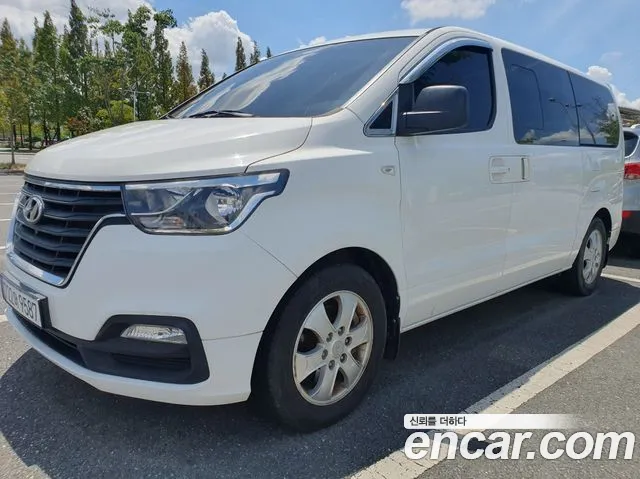 Hyundai The New Grand Starex 12