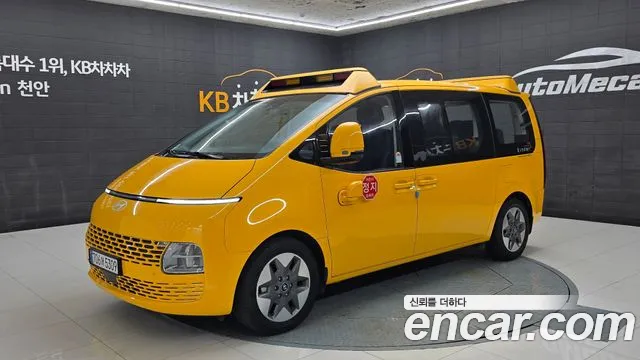 Hyundai Staria L3.5 11
