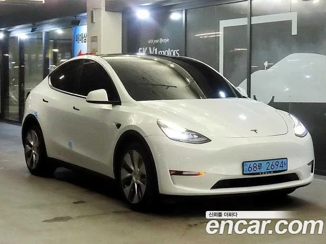 Tesla Y AWD
