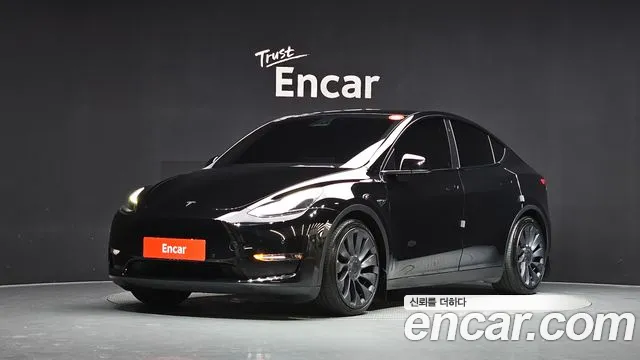 Tesla Y AWD
