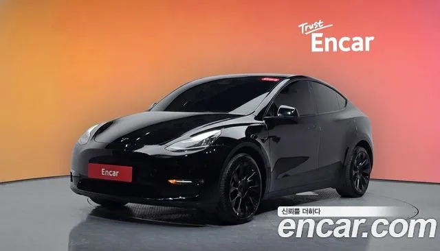 Tesla Y AWD