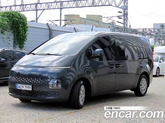 Hyundai Staria 5