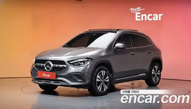 Mercedes-Benz GLA- H247 GLA220