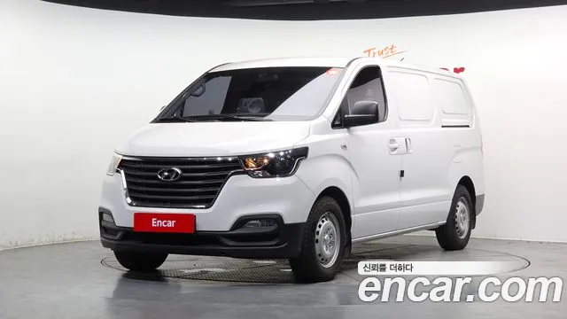Hyundai The New Grand Starex 3