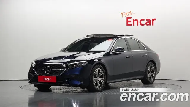Mercedes-Benz E- W214 E200
