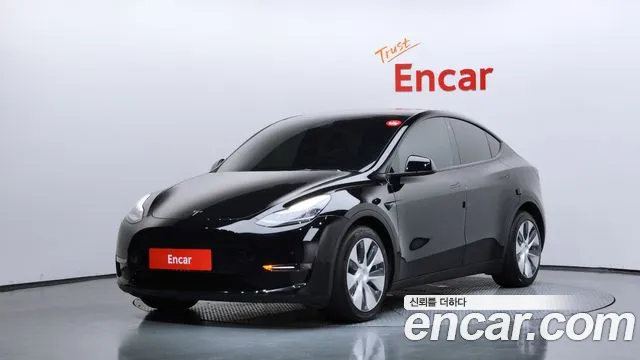Tesla Y AWD