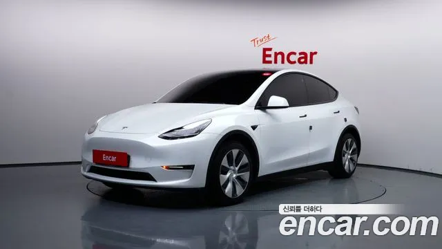 Tesla Y AWD