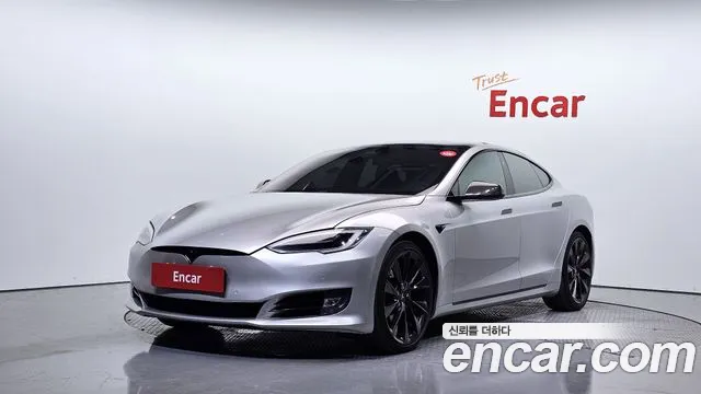 Tesla S