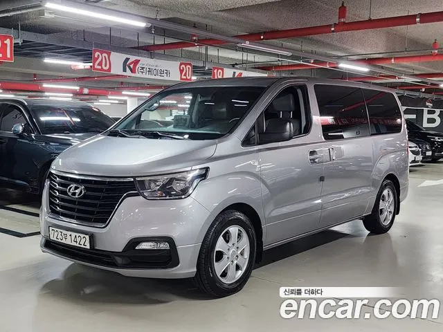 Hyundai The New Grand Starex 12