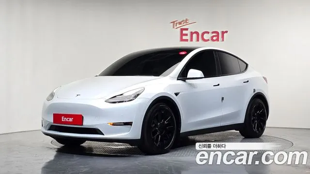 Tesla Y AWD