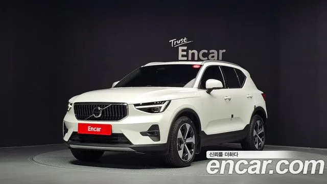 Volvo XC40 B4