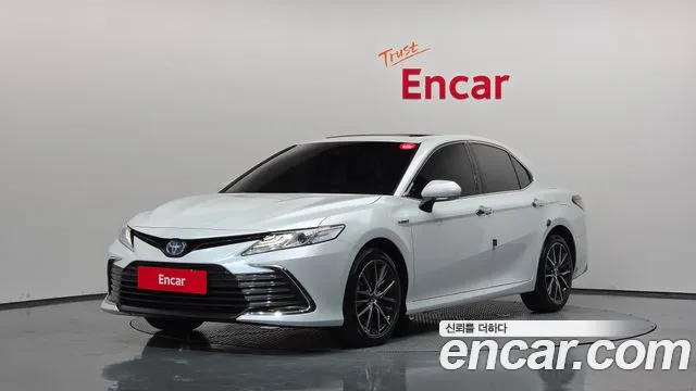Toyota Camry (XV70) 2.5 XLE Hybrid