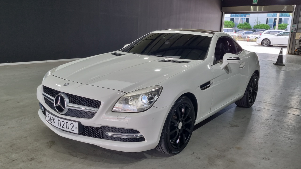 Mercedes-Benz New SLK-Class 200 R172