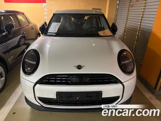 MINI Cooper C 4 generation 5