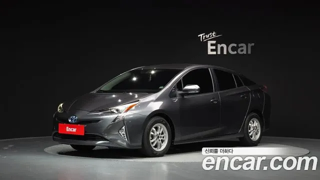 Toyota Prius 4 generation 1.8 E