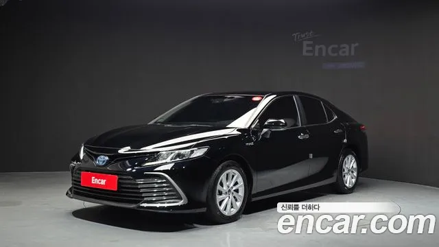 Toyota Camry (XV70) 2.5 LE Hybrid