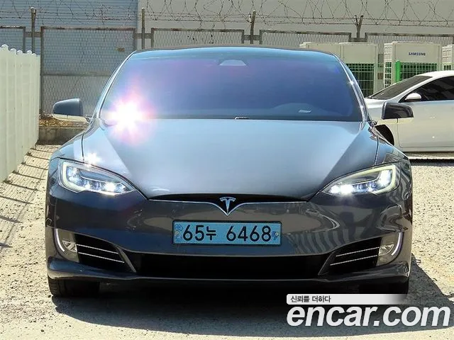 Tesla Model S 90 D