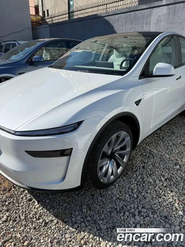 Tesla Model Y AWD