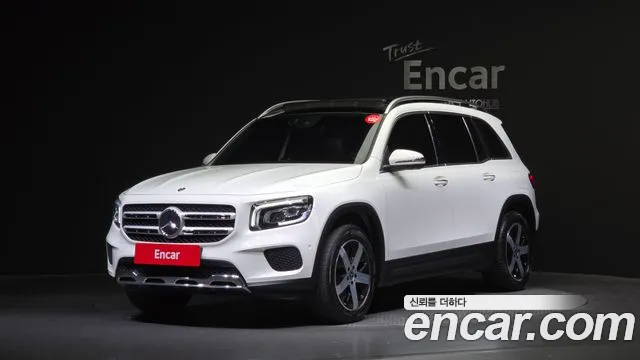 Mercedes-Benz GLB- X247 GLB220