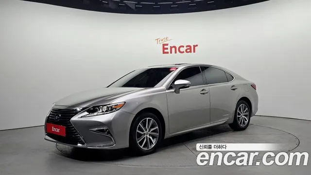 Lexus ES300h XV60