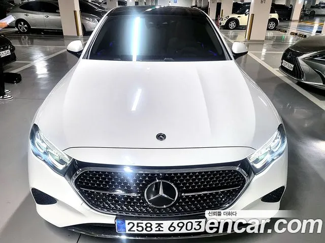 Mercedes-Benz E- W214 E200