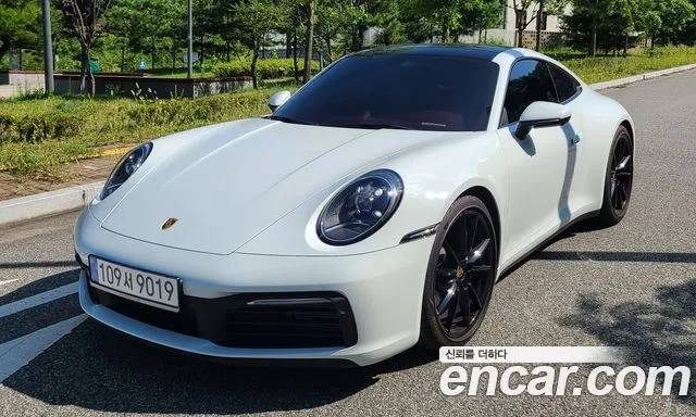 Porsche 911 (992)