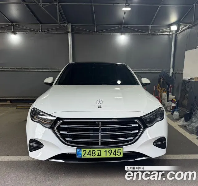 Mercedes-Benz E- W214 E300 4MATIC Exclusive