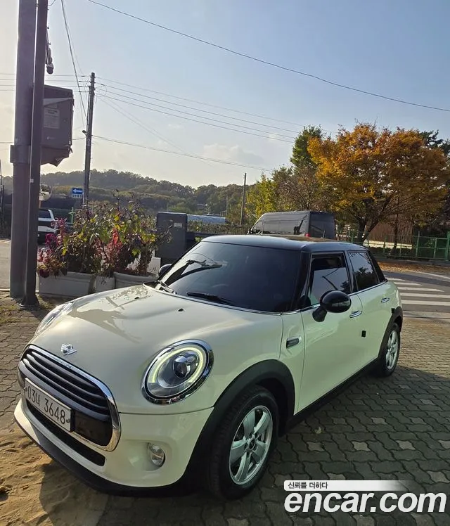 MINI Cooper 5 Base 3