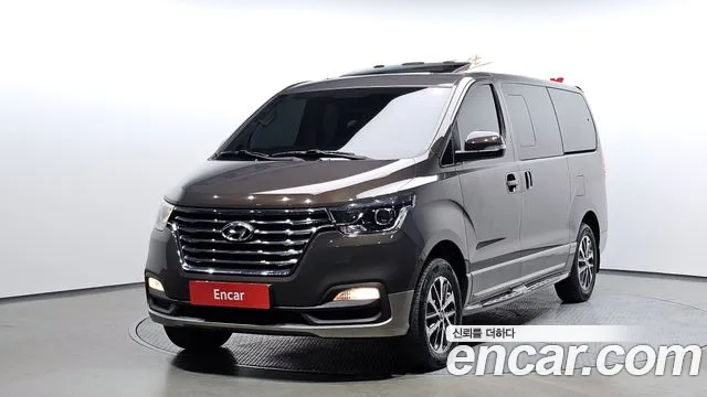 Hyundai The New Grand Starex 4WD 9 Exclusive