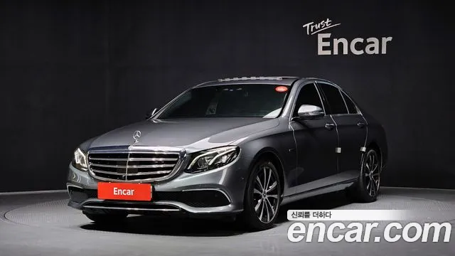 Mercedes-Benz E- W213 E300e 4MATIC Exclusive