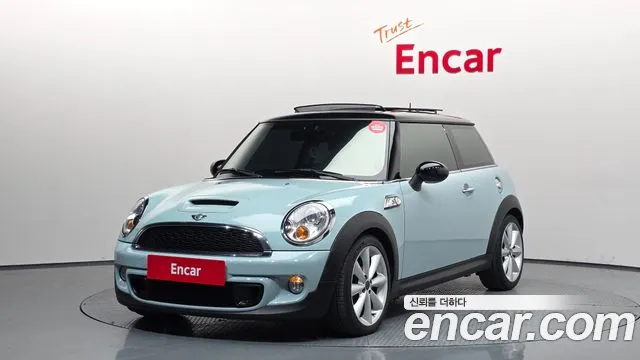 MINI Cooper S Base 2