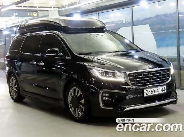 Kia The New Carnival 9 Noblesse