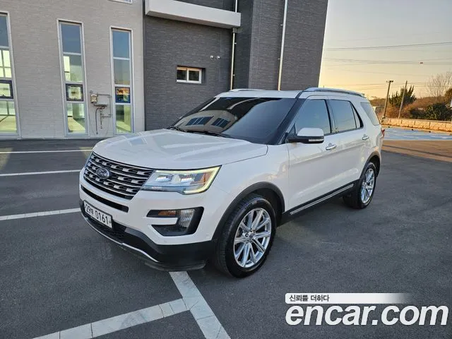 Ford Explorer 2.3 Limited 4WD 5