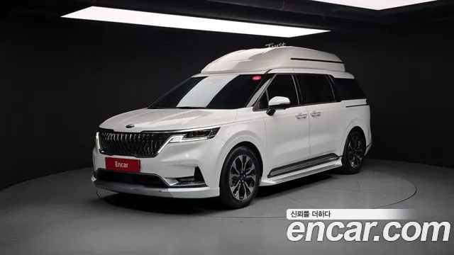 Kia Carnival 4 Gasoline 9