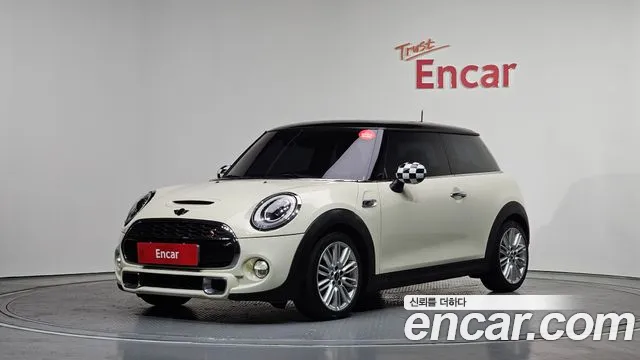 MINI Cooper S Base 3