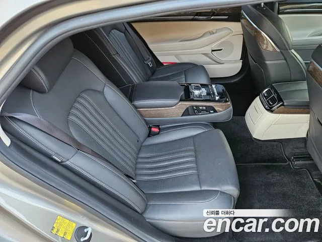 Genesis G90 3.8 AWD Premium