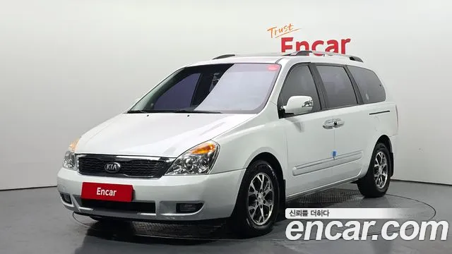 Kia Carnival R Carnival GLX Premium