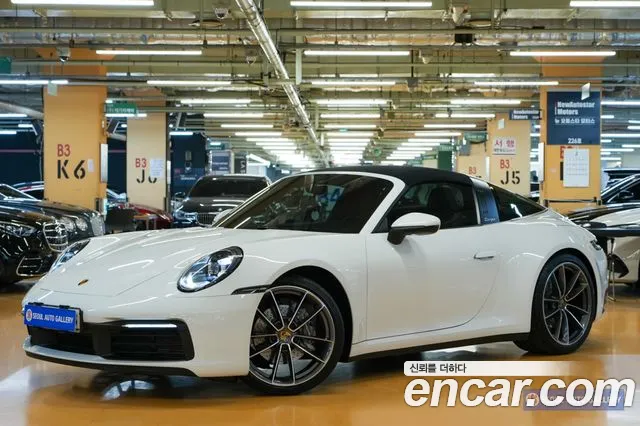 Porsche 911 (992) 4