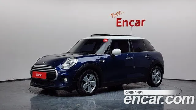 MINI Cooper D 5 Mid 3