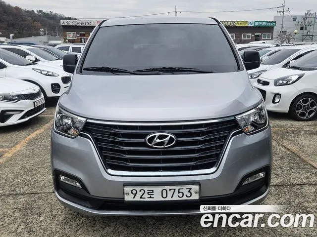 Hyundai The New Grand Starex 3