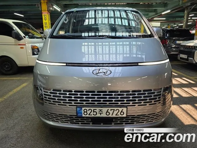 Hyundai Staria 5