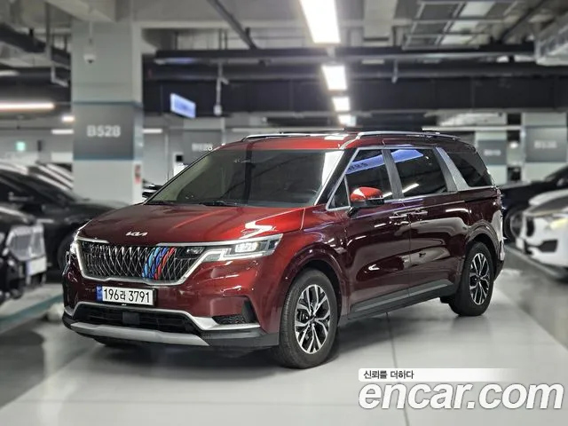 Kia Carnival 4 Gasoline 9 Prestige