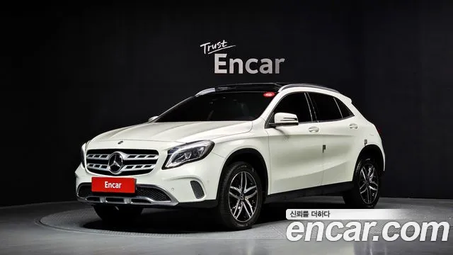 Mercedes-Benz GLA- X156 GLA220 Premium