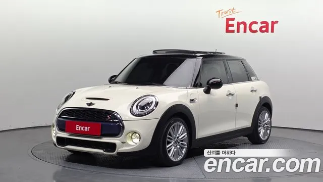 MINI Cooper S 5 Base 3