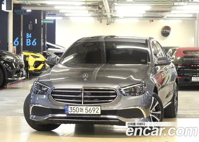 Mercedes-Benz E- W213 E300e 4MATIC Exclusive