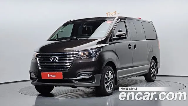 Hyundai The New Grand Starex 4WD 9 Exclusive