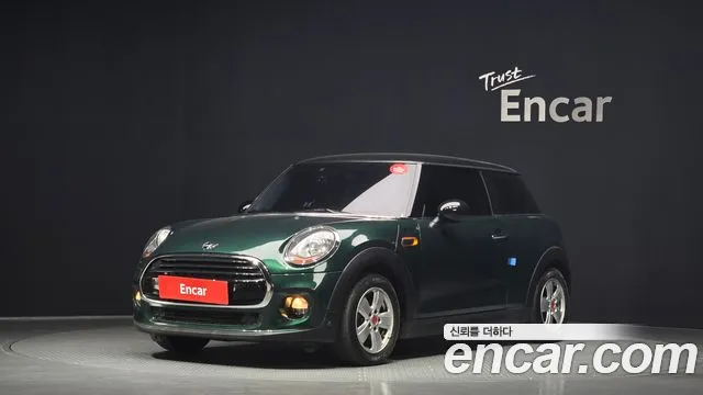 MINI Cooper Base 3