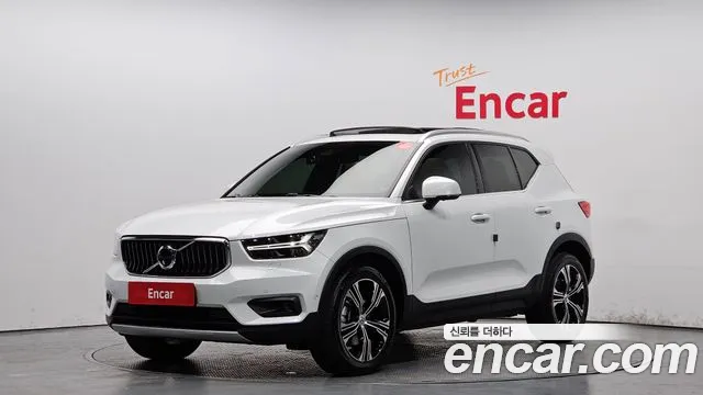 Volvo XC40 T4